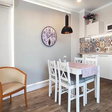 Apartment Shahbazian House *