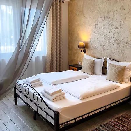 Apartment Shahbazian House *