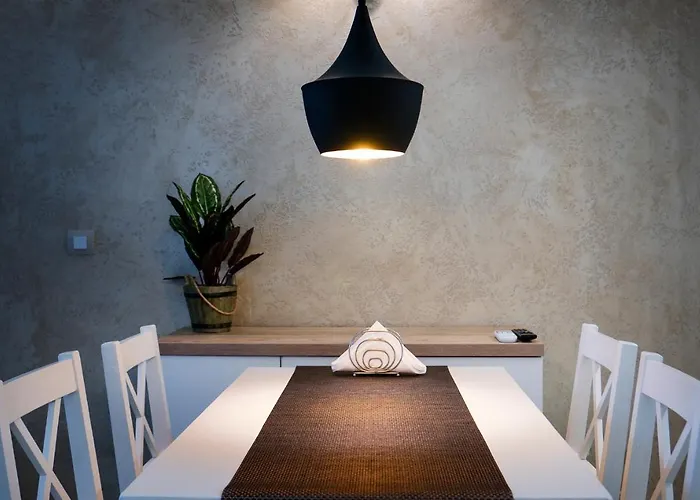 Apartment Shahbazian House