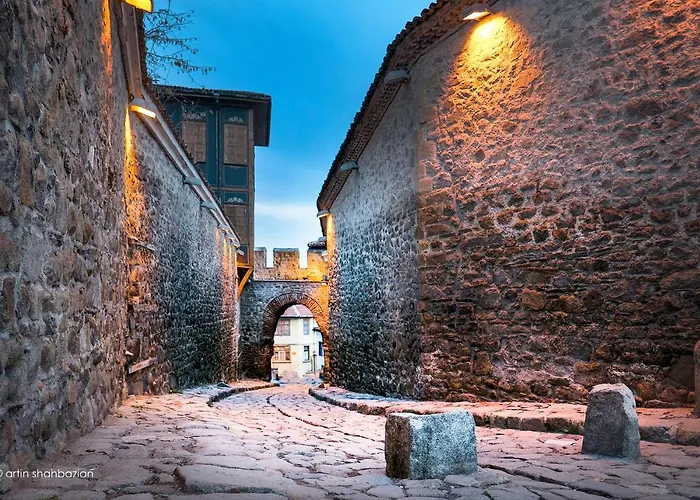 Apartment Shahbazian House